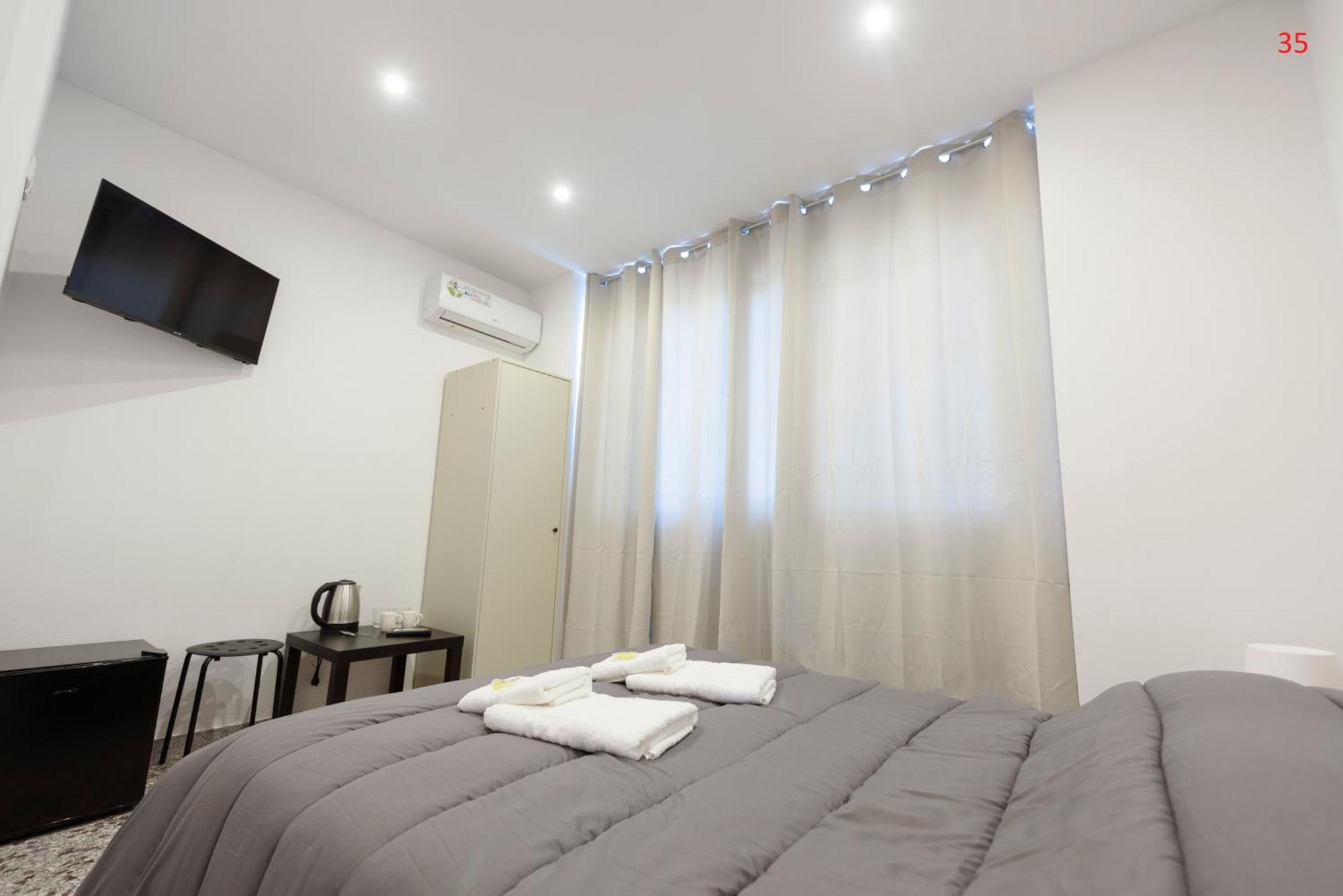 Liberal Gazi Apartment Athens Exterior photo