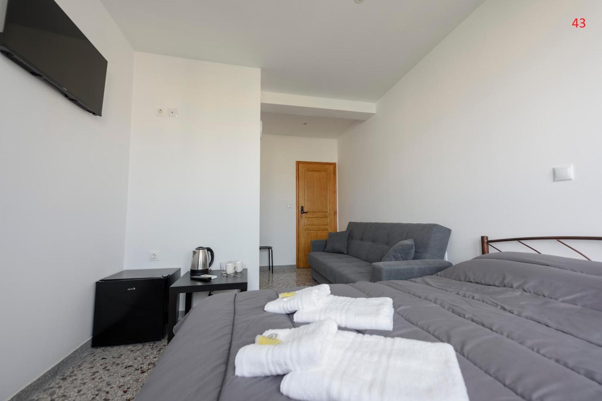 Liberal Gazi Apartment Athens Exterior photo