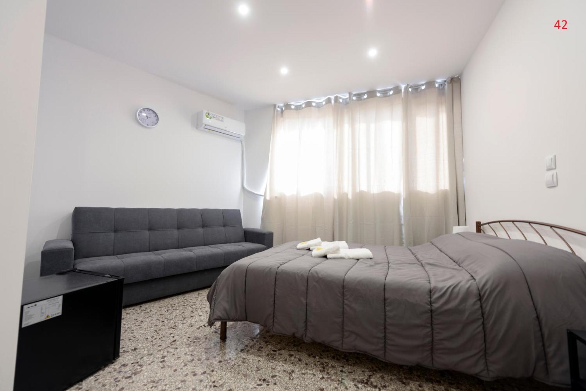 Liberal Gazi Apartment Athens Exterior photo